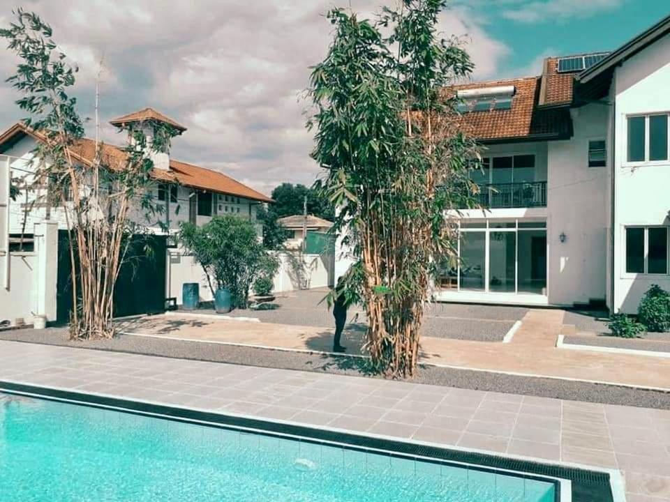 Aradhana Airport Transit Hotel Katunayaka Exteriör bild