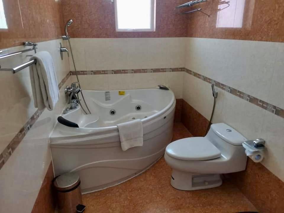 Aradhana Airport Transit Hotel Katunayaka Exteriör bild