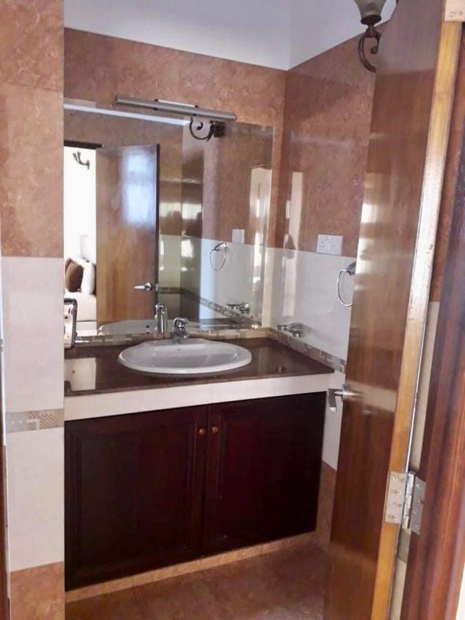 Aradhana Airport Transit Hotel Katunayaka Exteriör bild