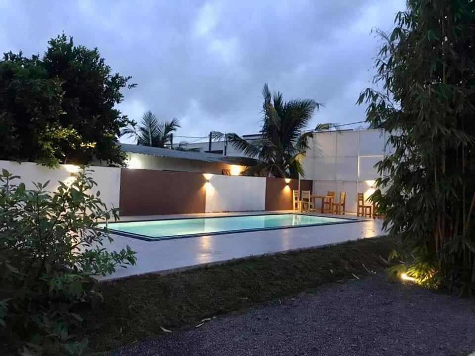 Aradhana Airport Transit Hotel Katunayaka Exteriör bild